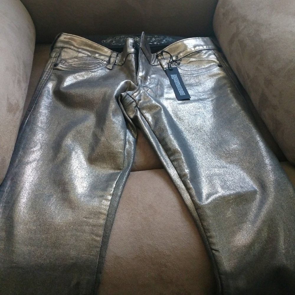 New, Never Been Worn Bronze Express regular Fit Low Rise Jeans